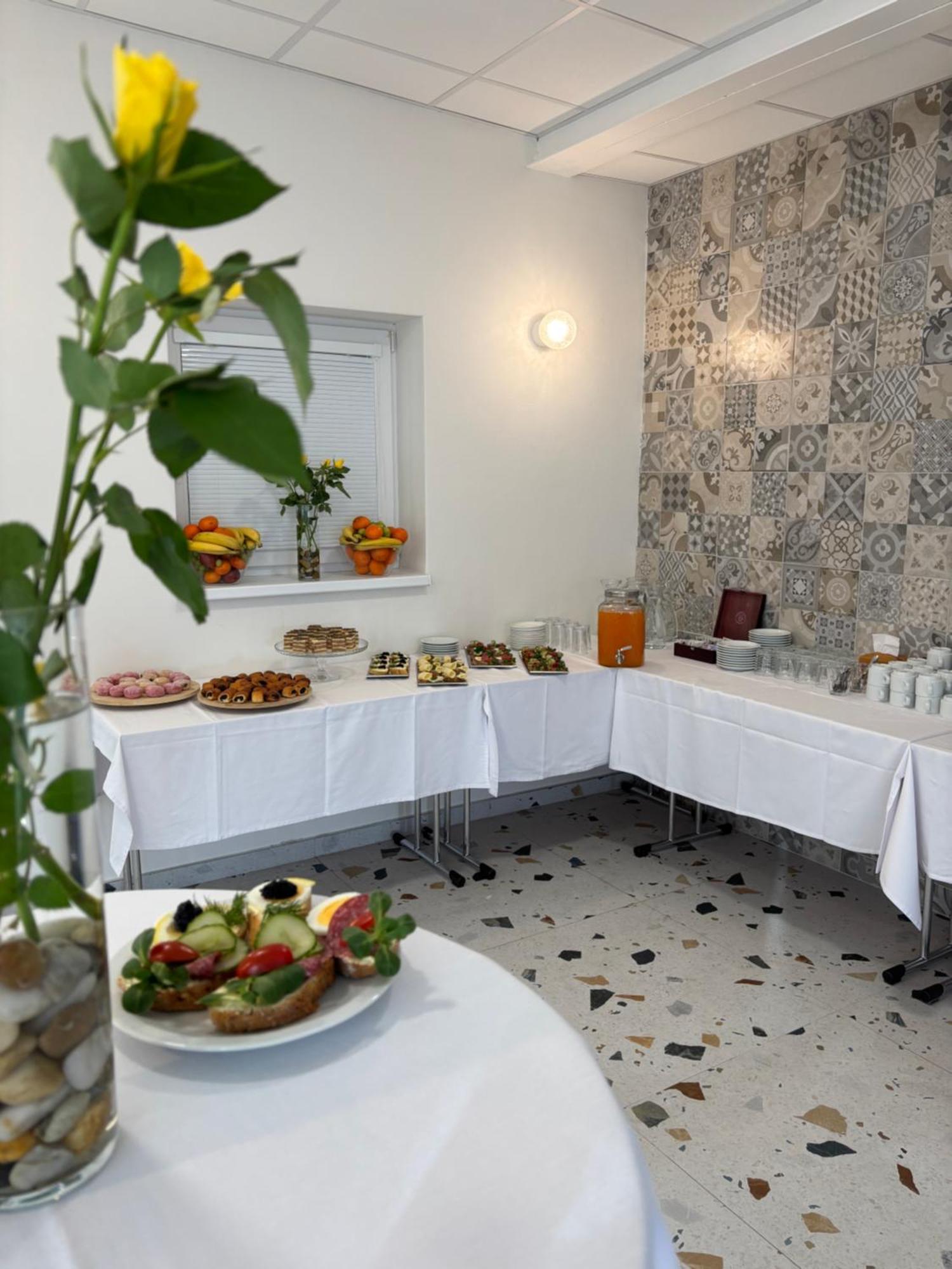 City Hotel B&B, Reception 24 7, 800M Od-From R1, Free Parking Bańska Bystrzyca Zewnętrze zdjęcie