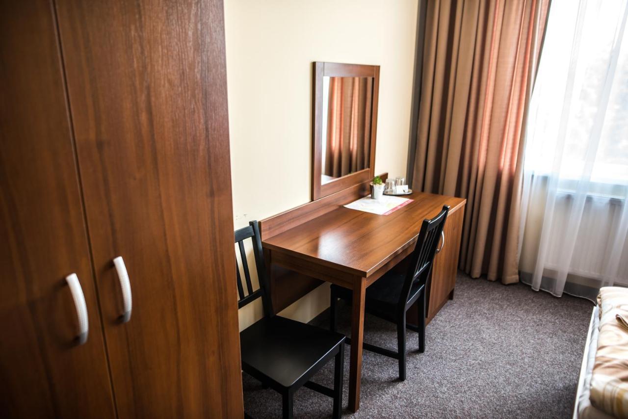 City Hotel B&B, Reception 24 7, 800M Od-From R1, Free Parking Bańska Bystrzyca Zewnętrze zdjęcie